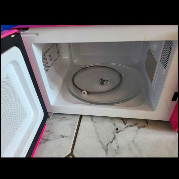 Hello kitty microwave - Picture 2 of 2